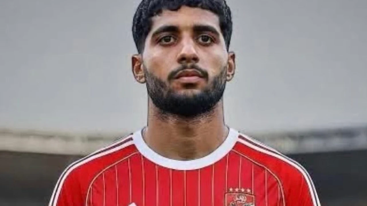 إبراهيم عادل يوضح حقيقة مفاوضات الأهلي لضمه